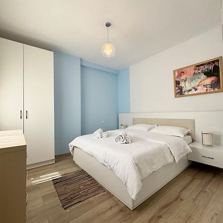 Apartment In The New Bazaar Of Tirana - Hana Blu エクステリア 写真
