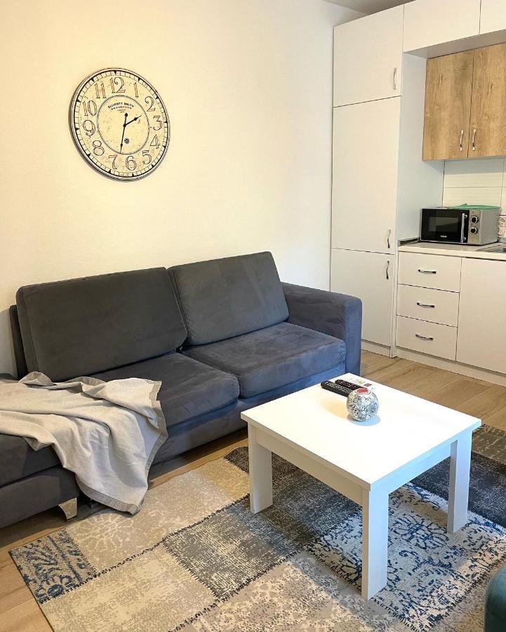 Apartment In The New Bazaar Of Tirana - Hana Blu エクステリア 写真