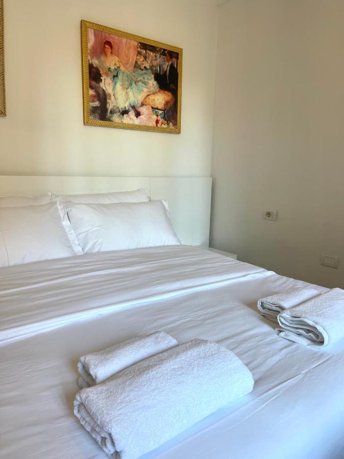 Apartment In The New Bazaar Of Tirana - Hana Blu エクステリア 写真