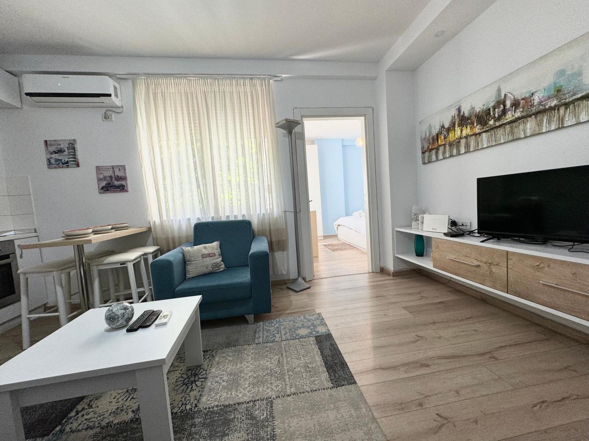 Apartment In The New Bazaar Of Tirana - Hana Blu エクステリア 写真