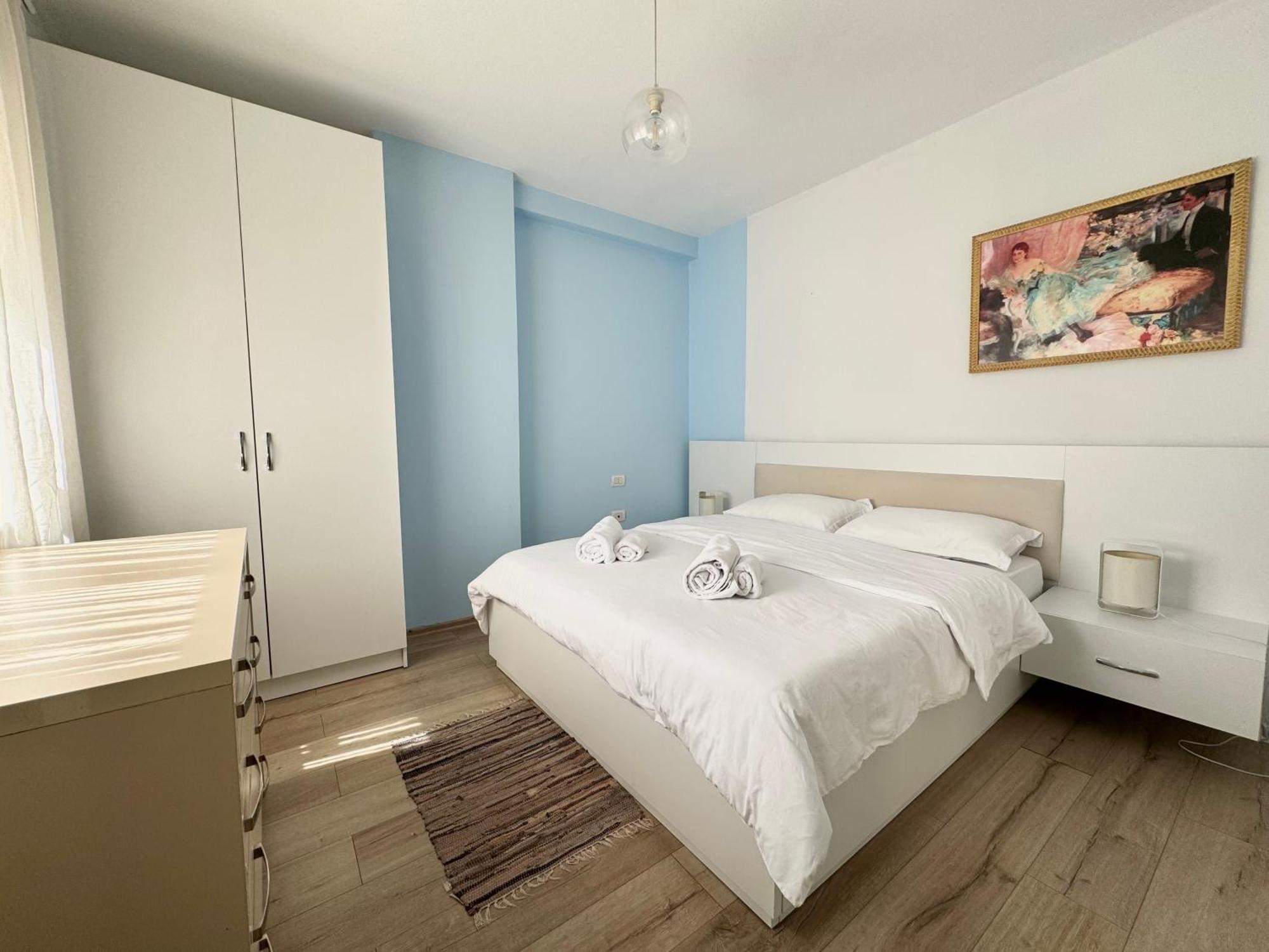 Apartment In The New Bazaar Of Tirana - Hana Blu エクステリア 写真