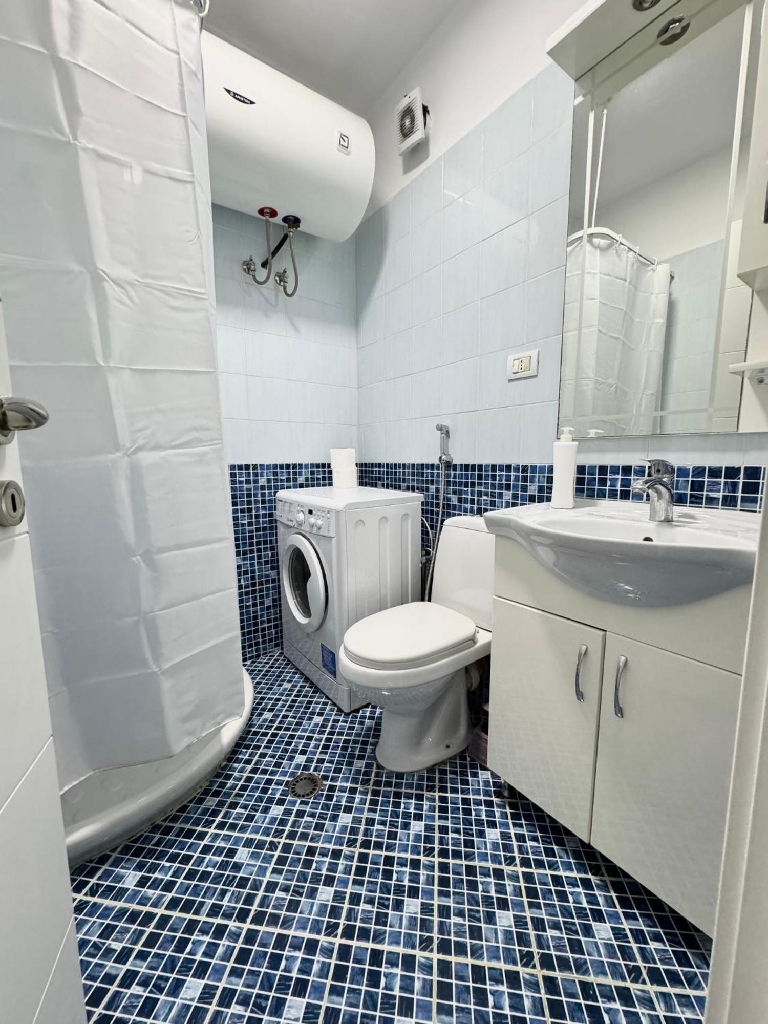 Apartment In The New Bazaar Of Tirana - Hana Blu エクステリア 写真
